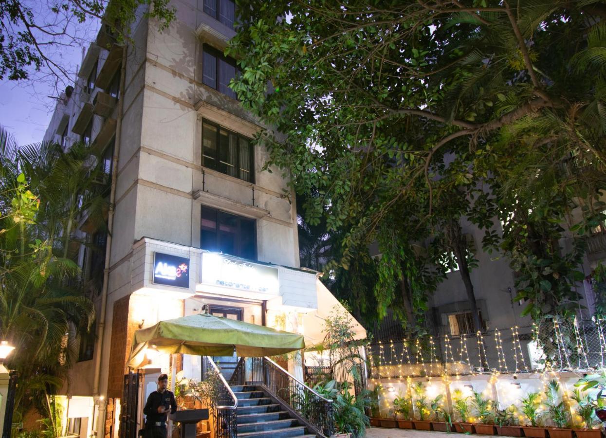 Octave Bund Garden Hotel Pune Eksteriør billede
