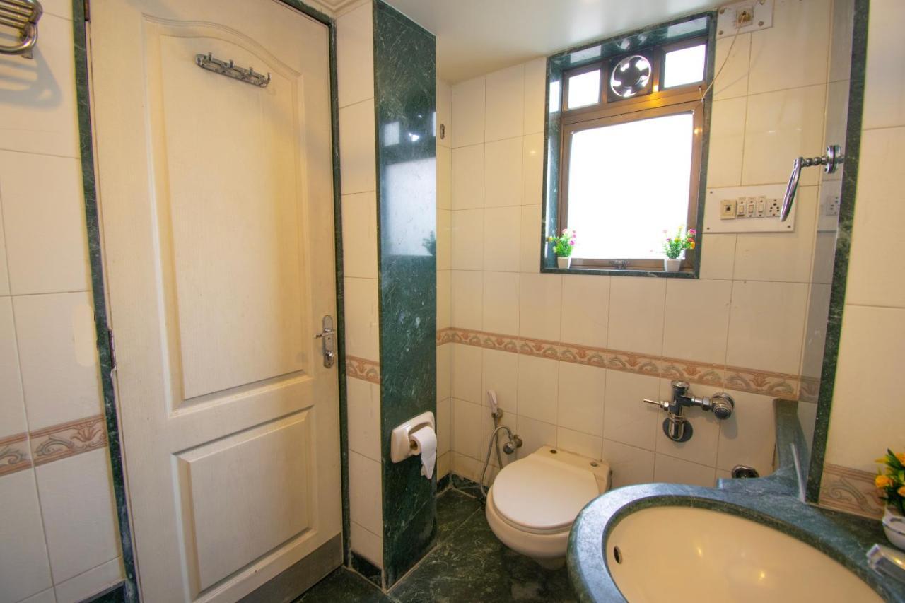 Octave Bund Garden Hotel Pune Eksteriør billede